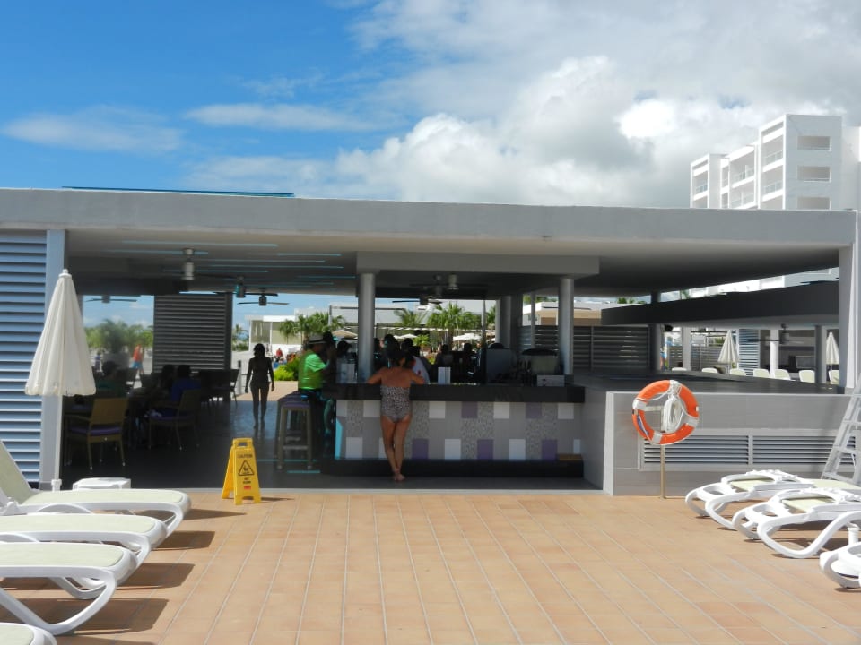 Die Poolbar Hotel Riu Playa Blanca