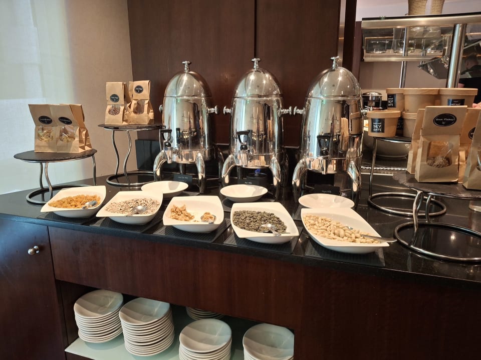 Gastro Rose Rayhaan by Rotana