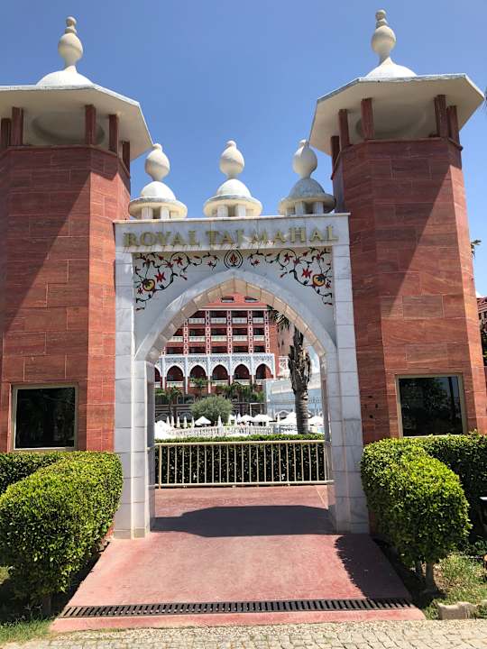 Außenansicht Royal Taj Mahal Hotel