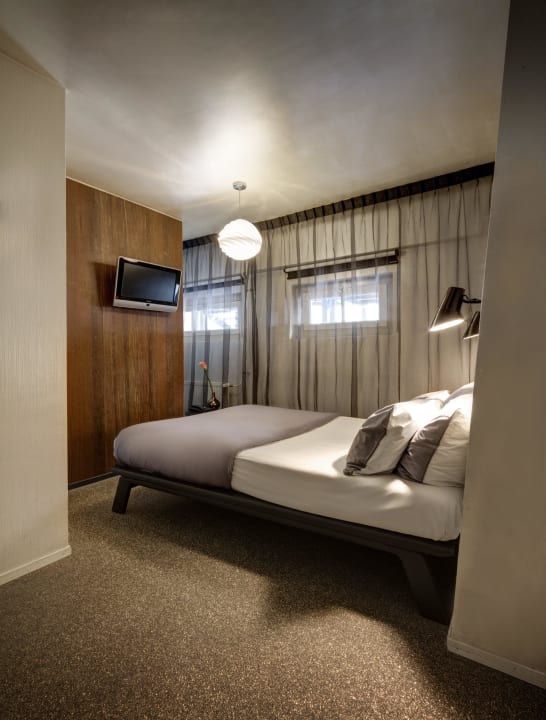 Small Room (located in the souterrain) Hotel V Frederiksplein