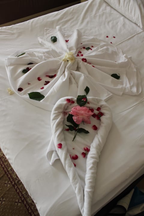 Dekokünste des Zimmermädchens Hotel Delphin Diva
