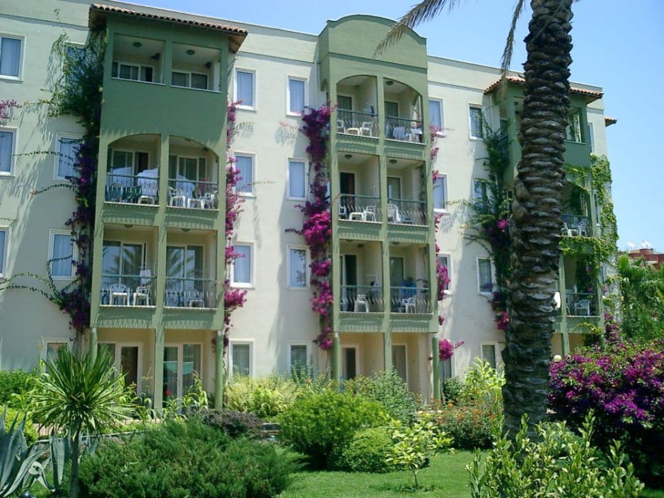 Blick auf Wohnblock Hotel Gardenia Beach