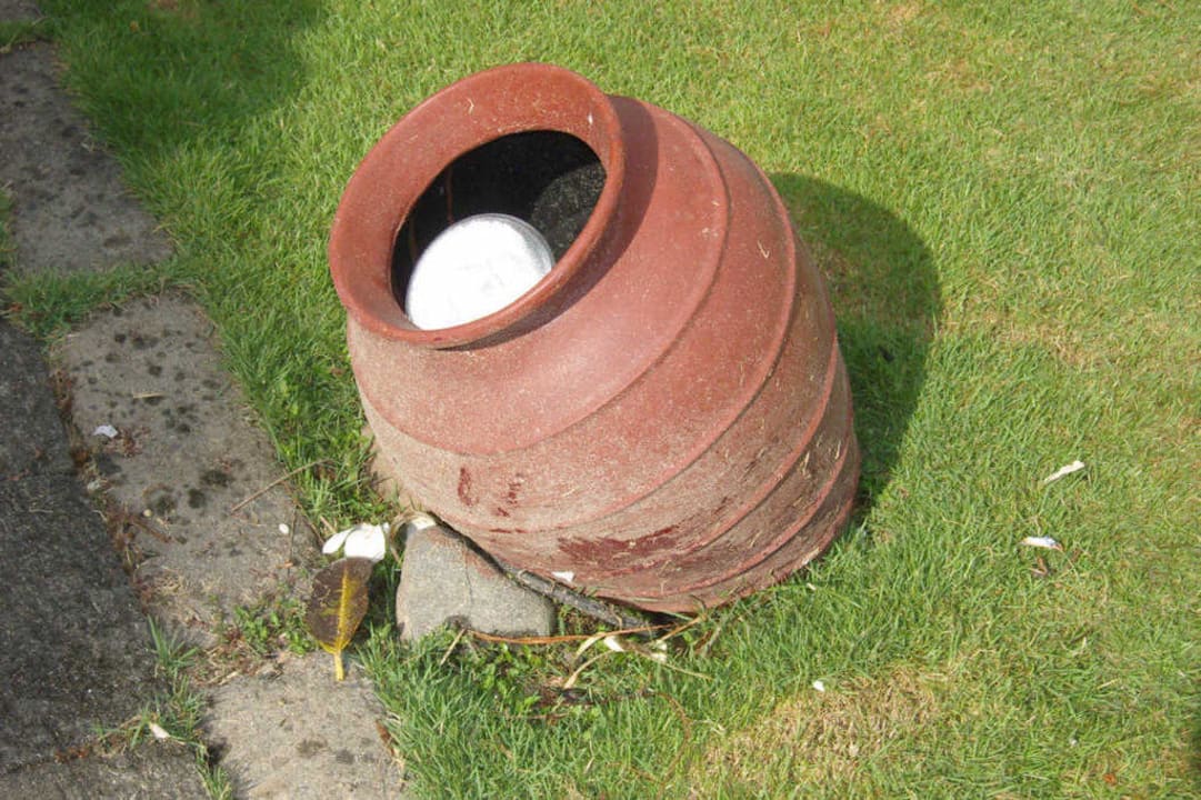 Scheinwerfer in Plastik versteckt InterContinental Bali Resort