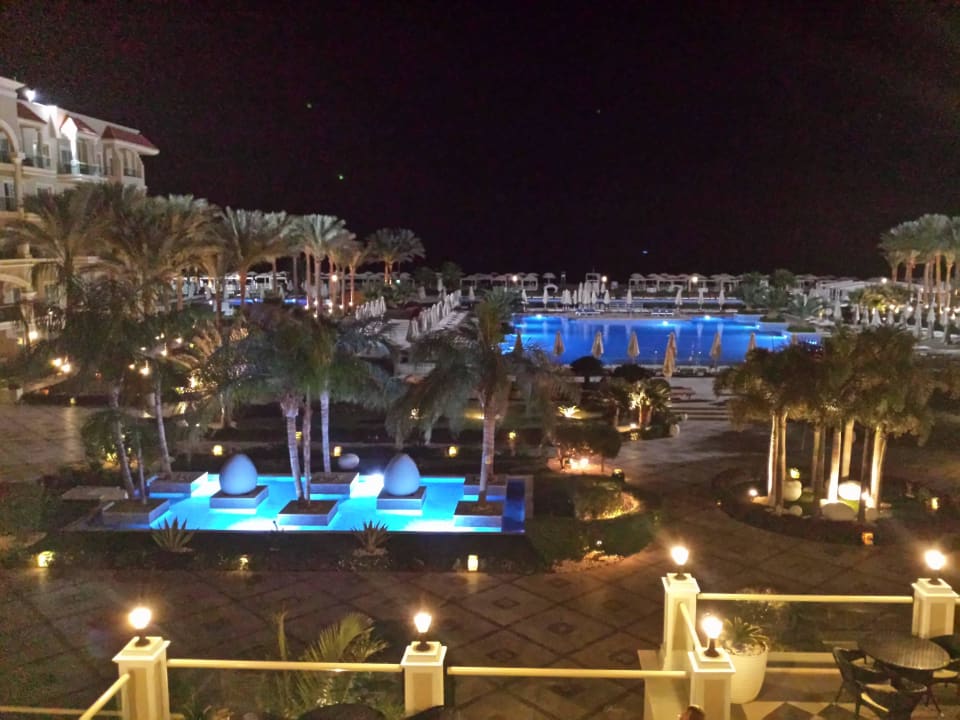 Poollandschaft mit  4 Pools-Nachts Premier Le Reve Hotel & Spa