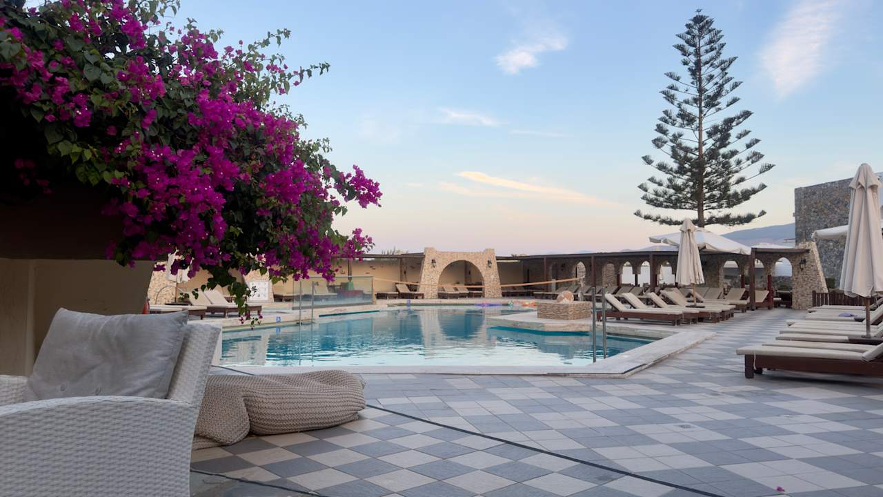 Pool Gaia Garden Hotel