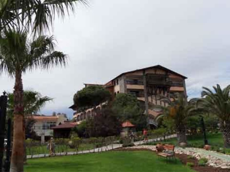 Hauptgebäude Papillon Belvil