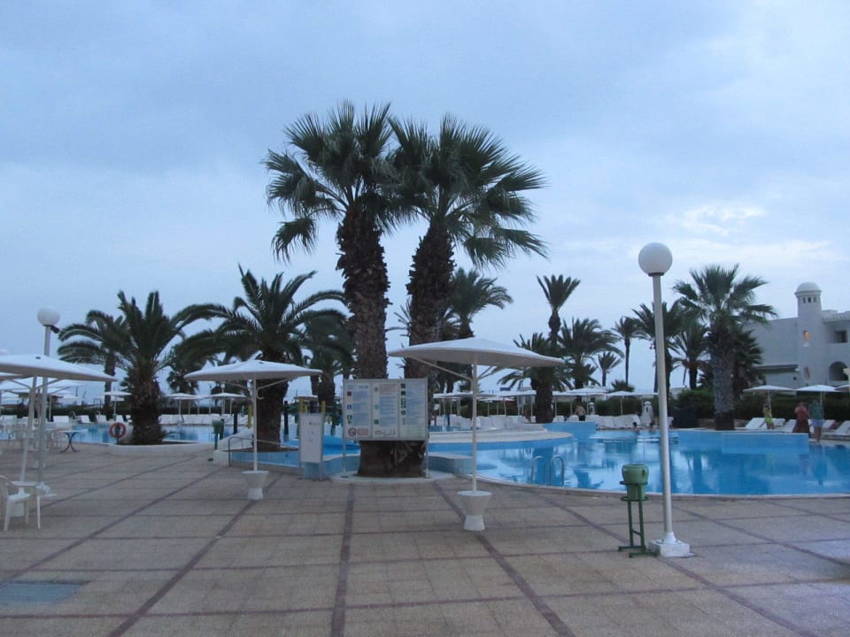 So leer war es eigentlich selten Hotel El Mouradi Skanes Beach