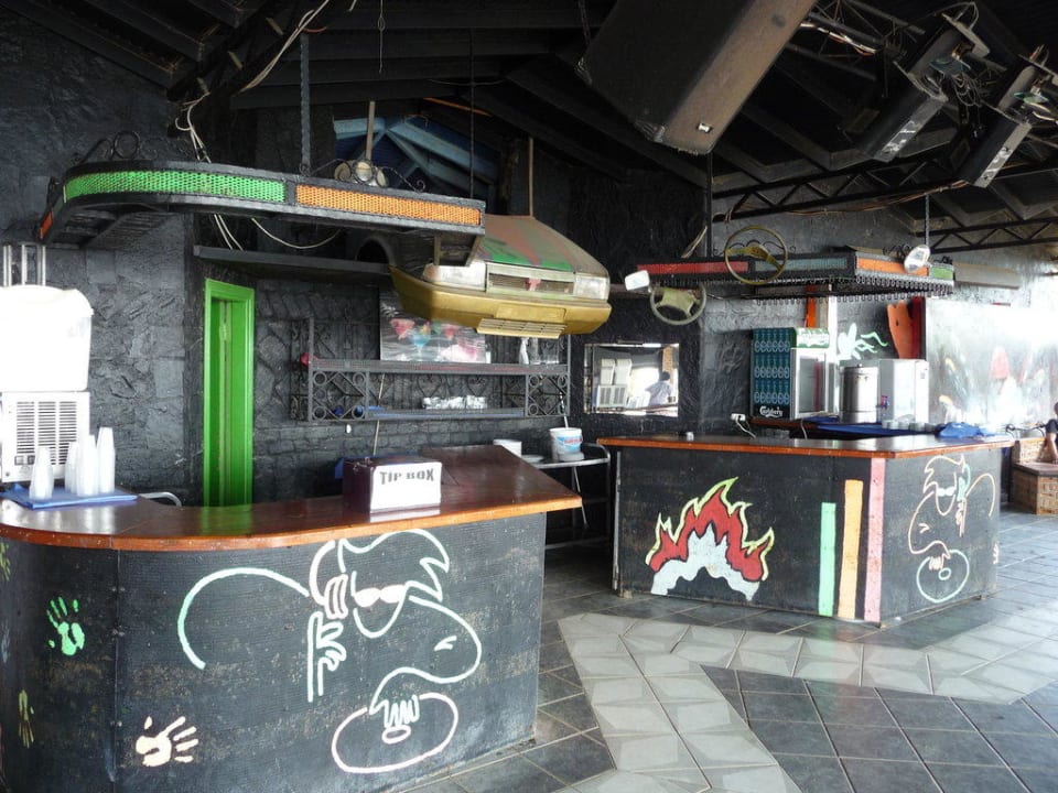 Strandbar & Disco Club Turtas Beach Hotel