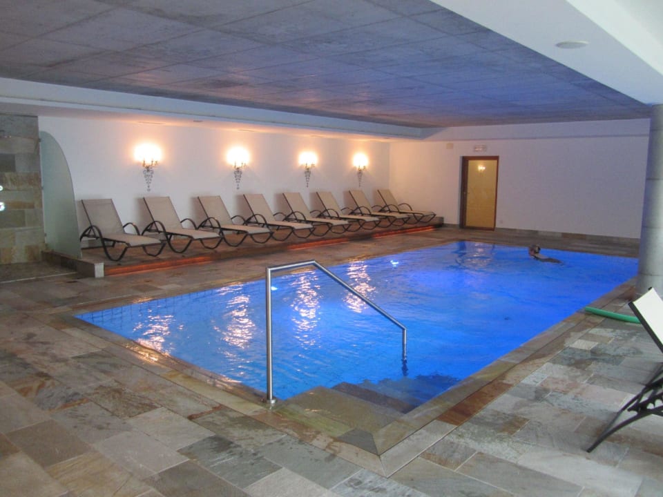 Pool mit Liegen Hotel-Residence Hofstätt