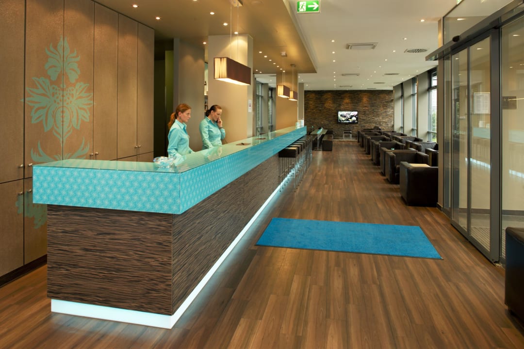 Rezeption Motel One Nürnberg-Plärrer