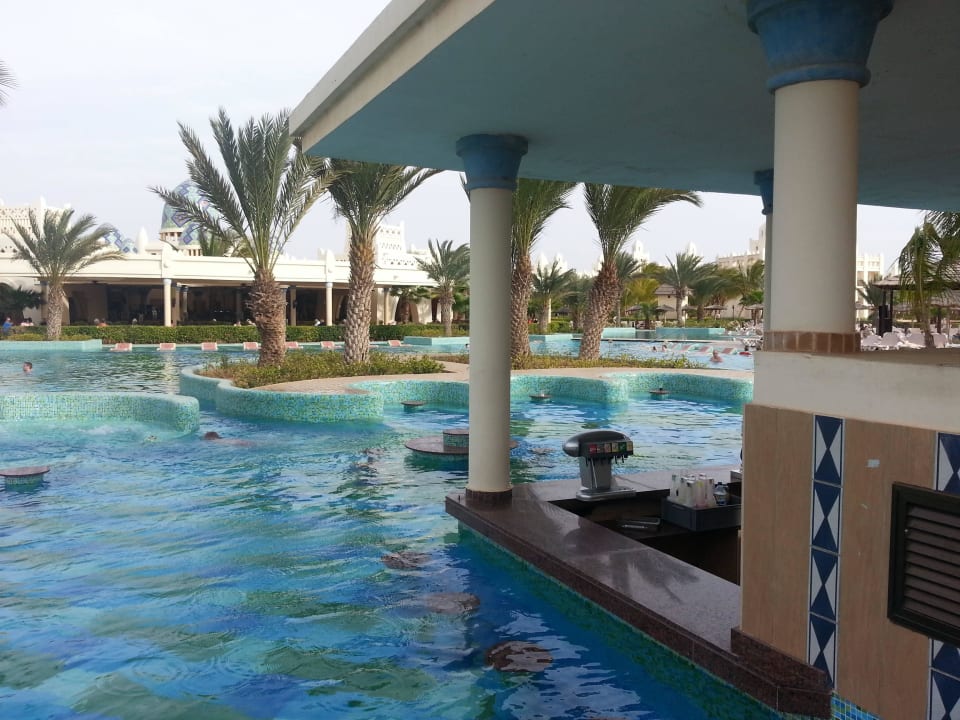 Pool Hotel Riu Karamboa