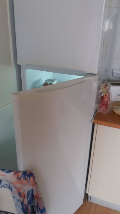 Kühlschrank mit falscher Türöffnung Apartamentos Horizonte