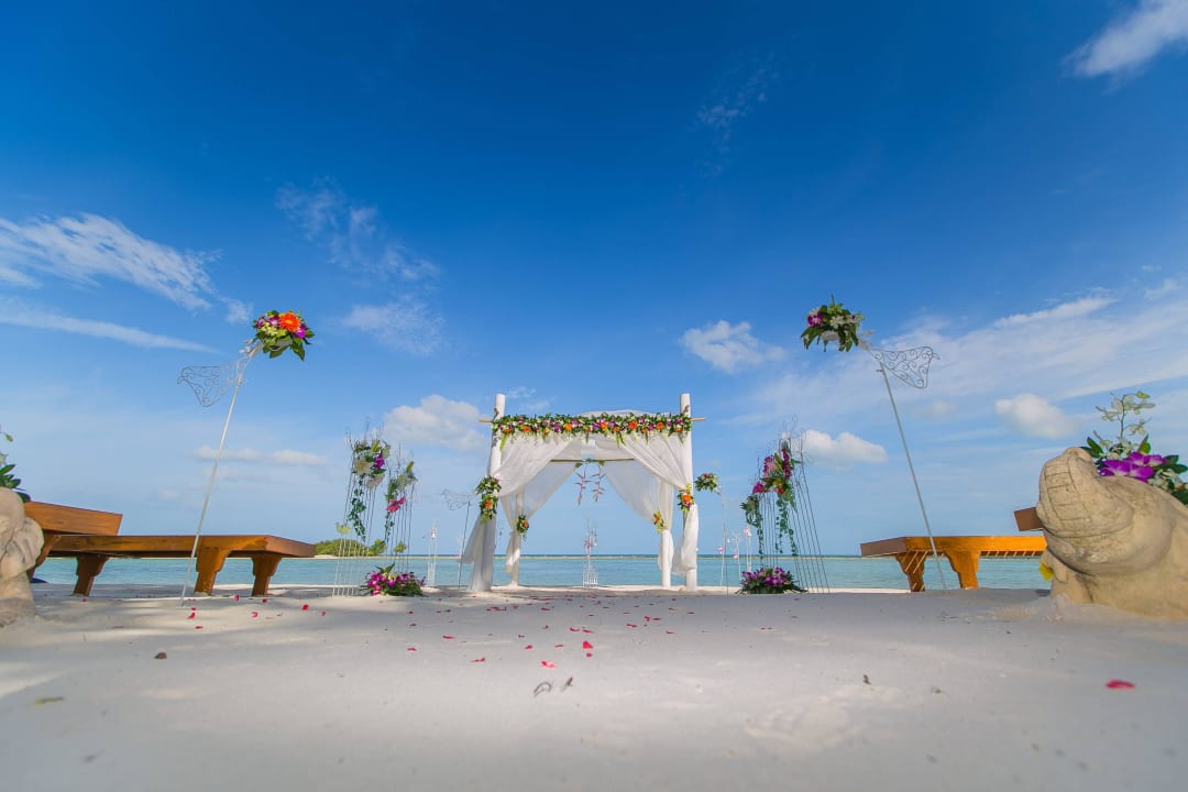 Wedding on The Beach Muang Samui Spa Resort