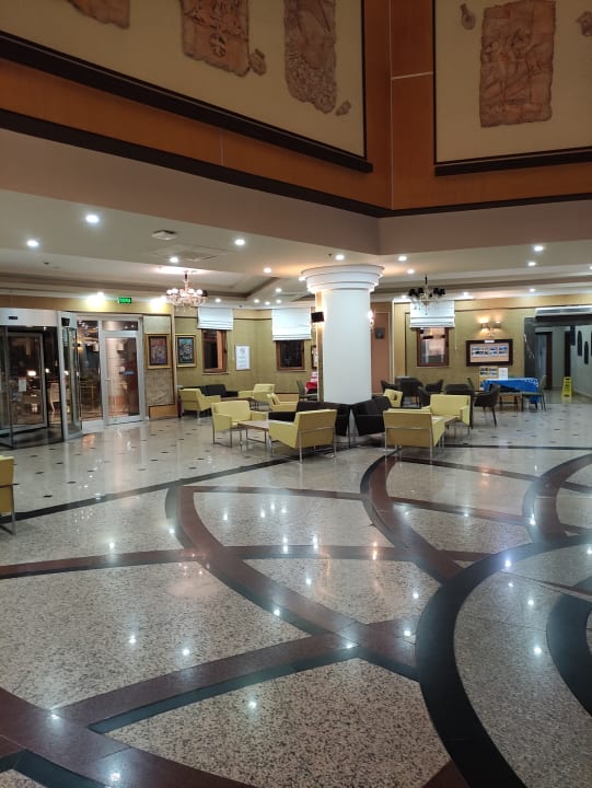 Lobby Hane Family Resort