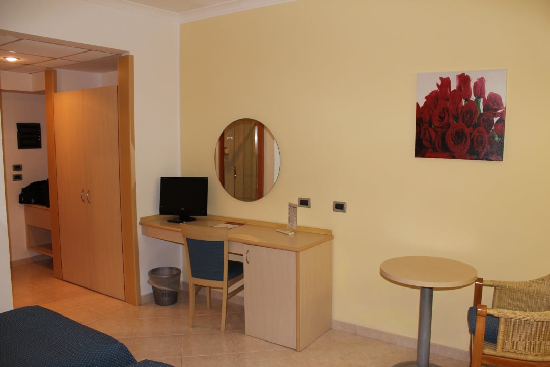 Blick von der Terrassentür ins Zimmer Aldiana Club Rocca Nettuno Calabria