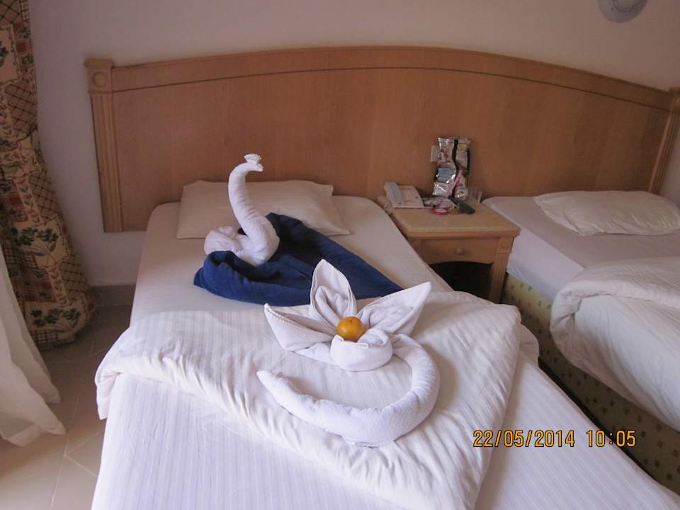 Лебедь Pickalbatros Alf Leila Wa Leila Resort - Neverland Hurghada