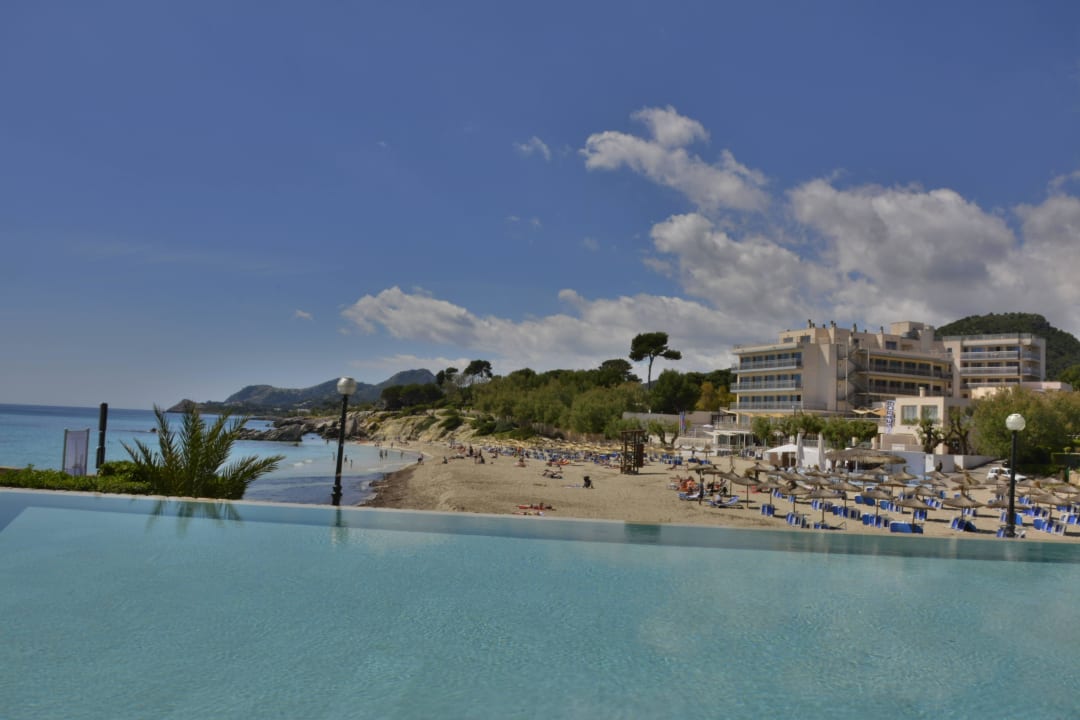 Pool mit Meer Son Moll Sentits Hotel & Spa