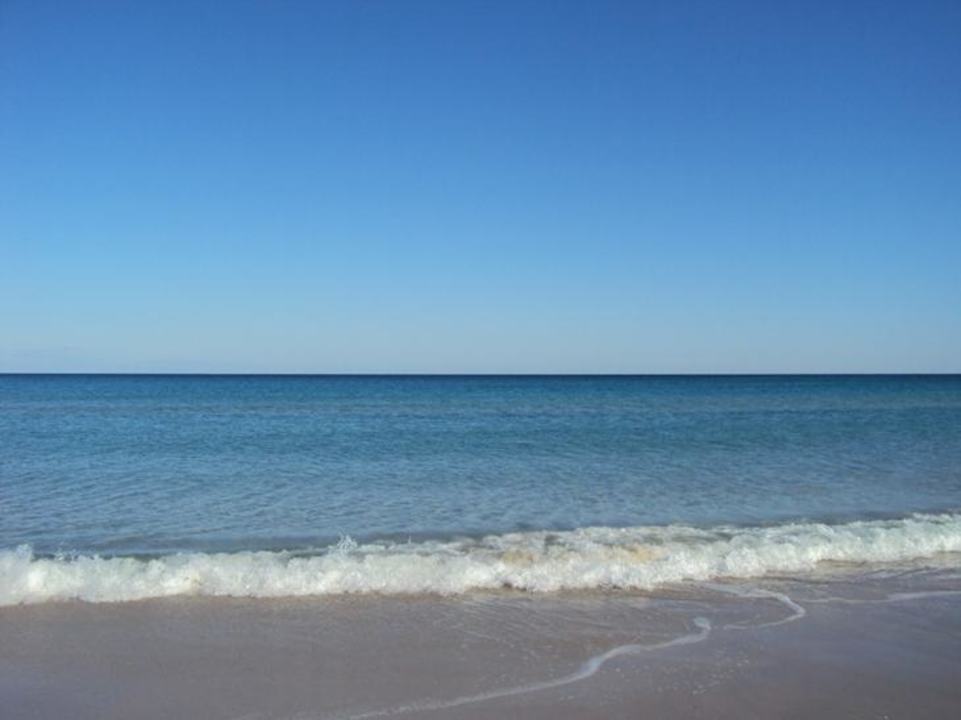 Direkt der Strand vorm Hotel Mahdia Beach & Aquapark