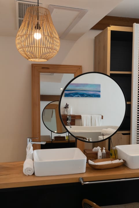 Zimmer Le Mersenne Zanzibar, Autograph Collection