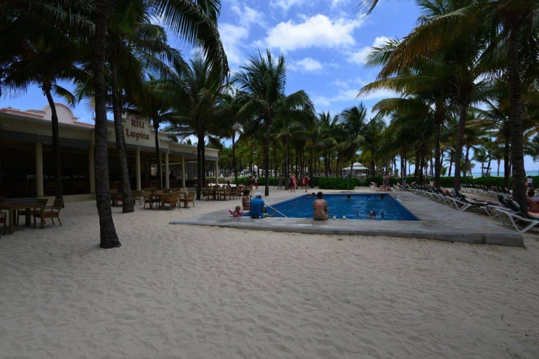 Pool Hotel Riu Lupita