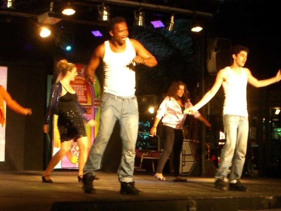 Abend Show Grease FERGUS Style Bahamas