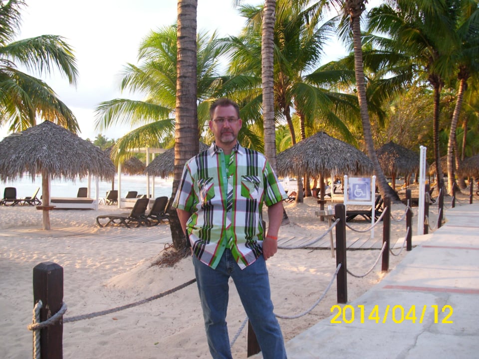 Spaziergang in der Hotelanlage Hotel Viva Dominicus Palace by Wyndham-All Inclusive Resort