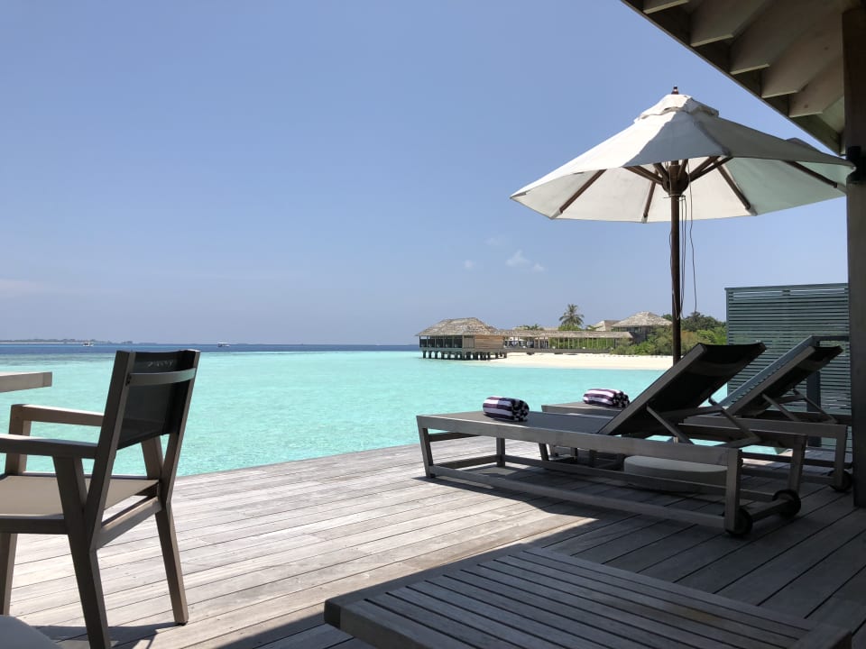 Zimmer Hurawalhi Island Resort Maldives