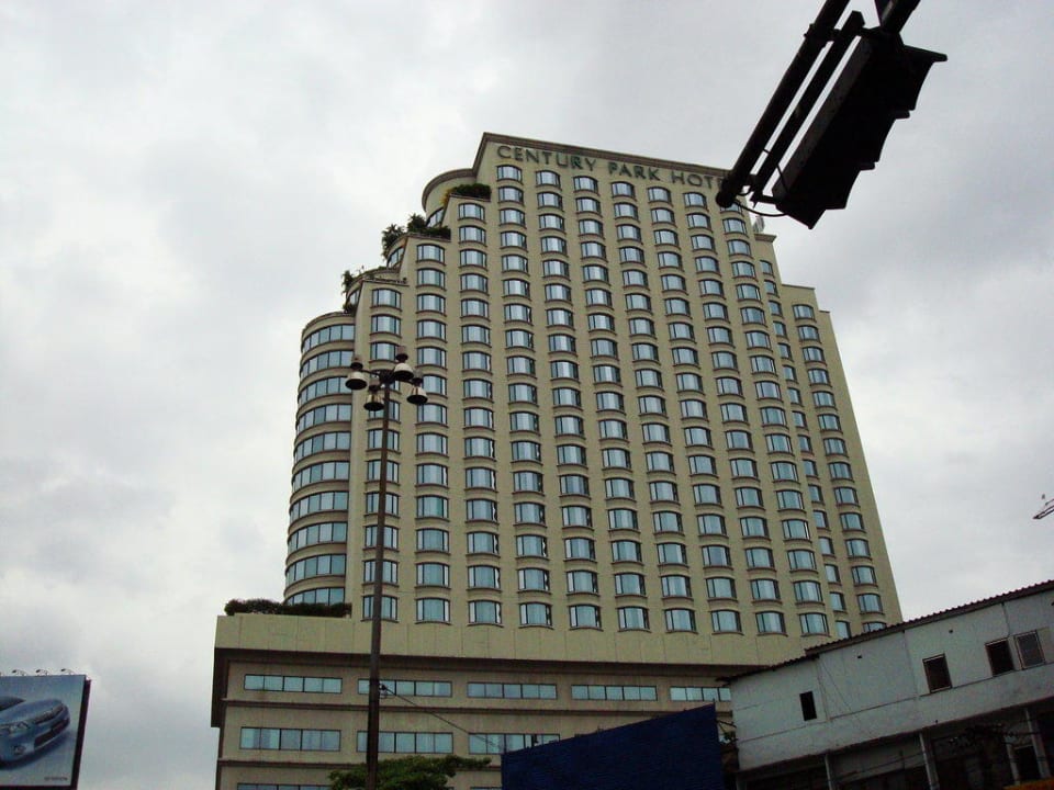 Century Park von der anderen Straßenseite Hotel Century Park