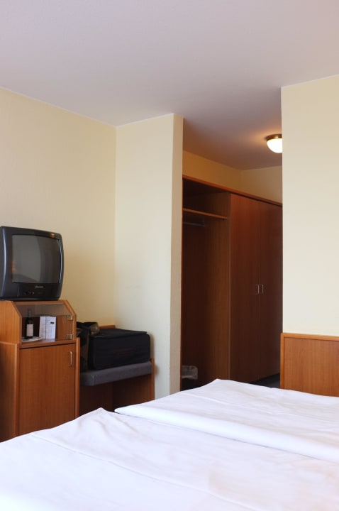 Blick Richtung Zimmertür Hotel Antares