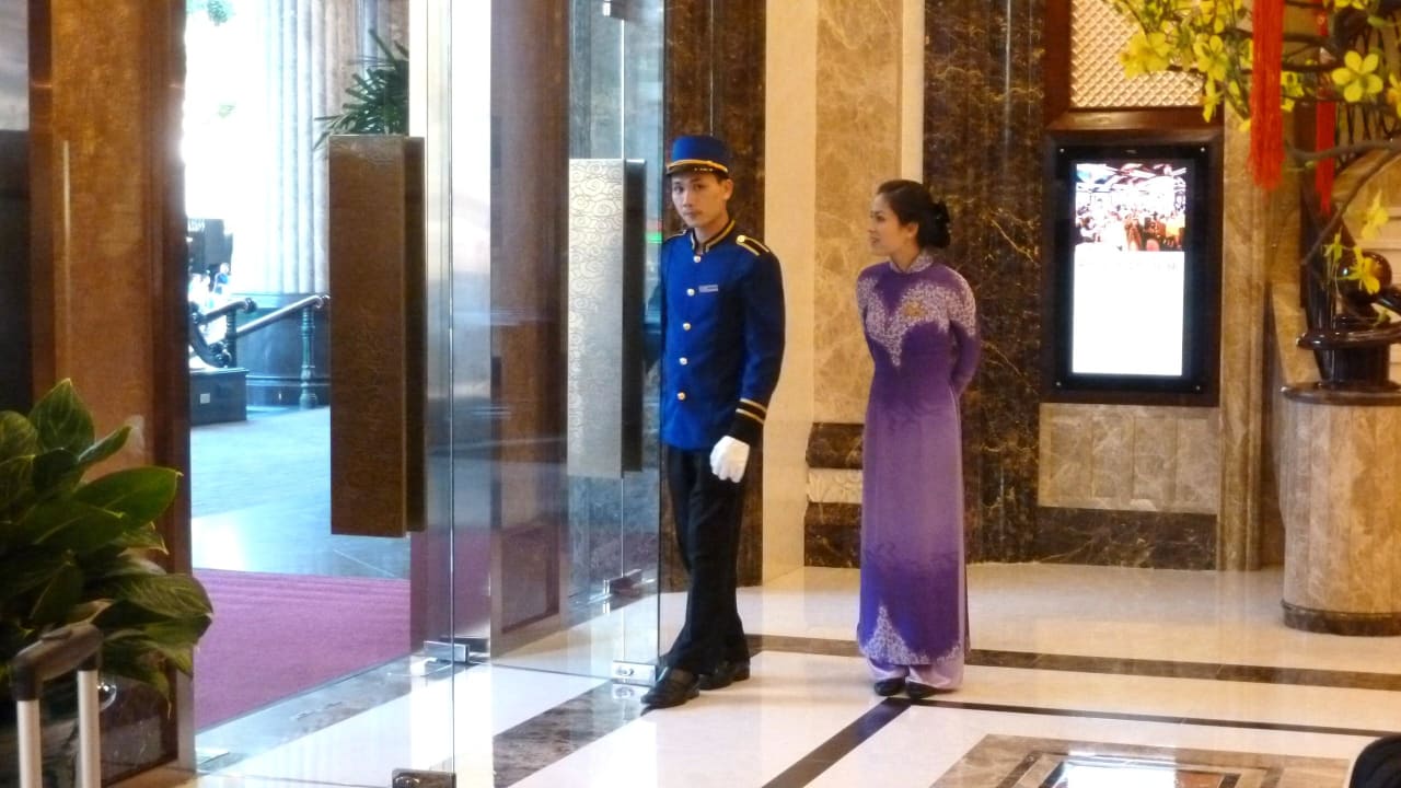 Eingang Hotel Windsor Plaza