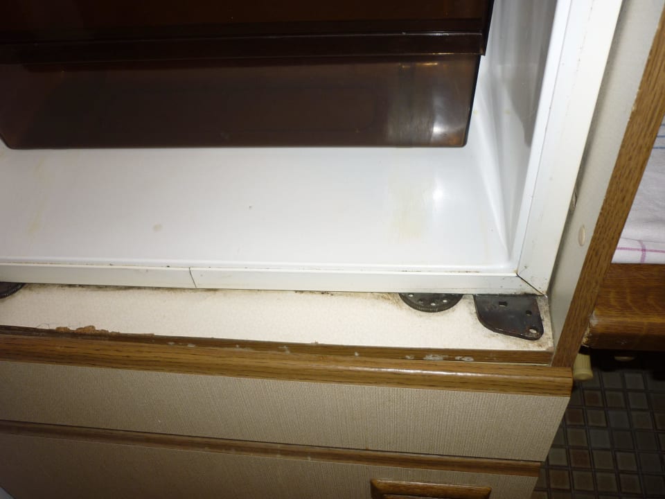 Uralter Schmutz im Kühlschrank City Apartment am Schloßberg