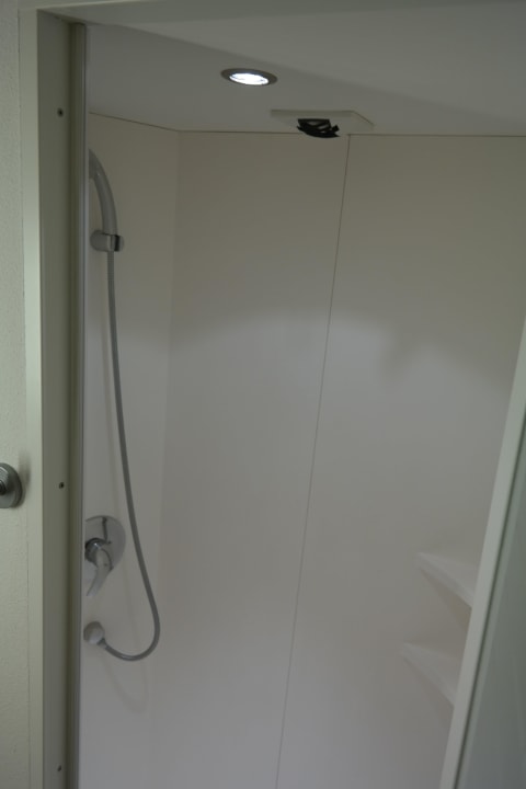 Zimmerdusche ibis budget Amsterdam Airport