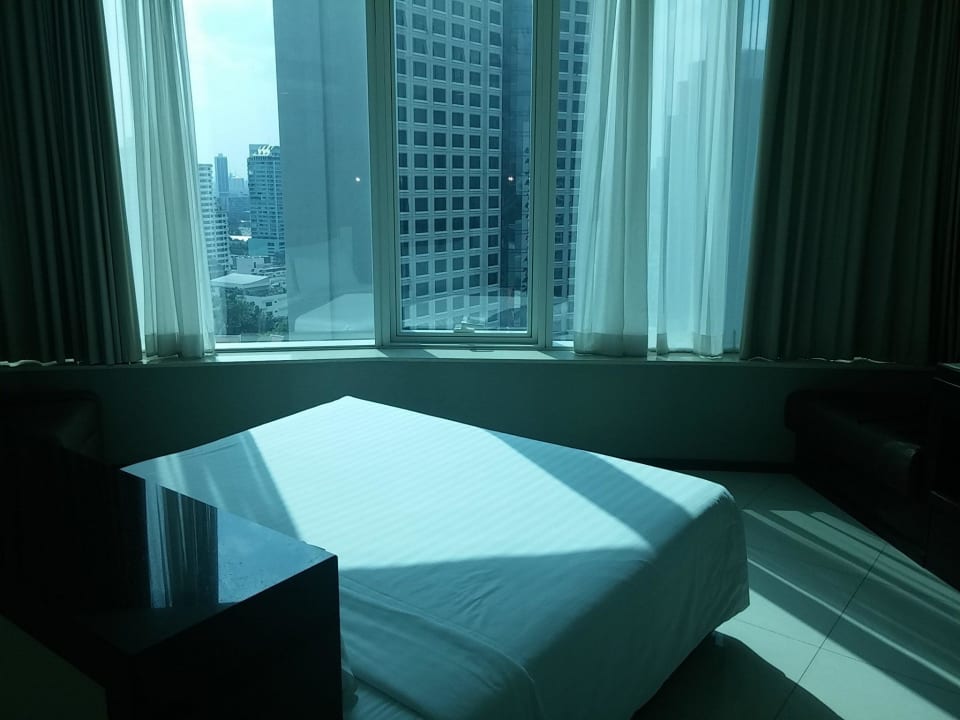 Bett mit Aussicht Grande Centre Point Hotel Terminal 21