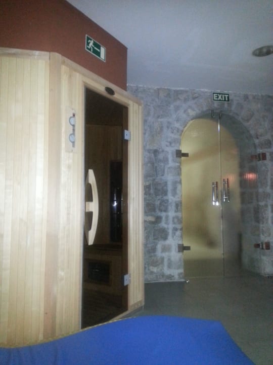 Sauna-Bereich Iberostar Waves Bellevue