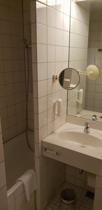 Zimmer H+ Hotel Köln Brühl