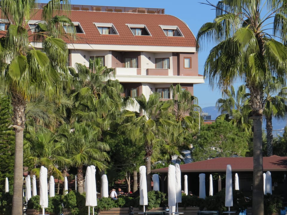 Blick zum Hotel Hane Family Resort