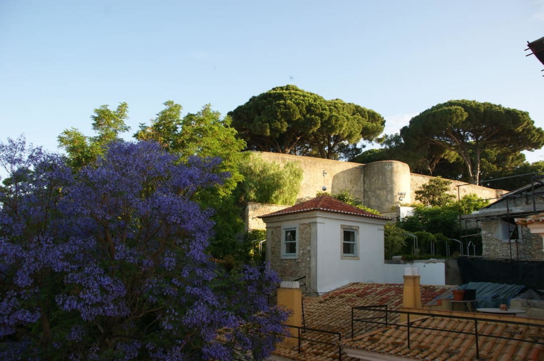Widok z pokoju na zamek Hotel Solar Dos Mouros
