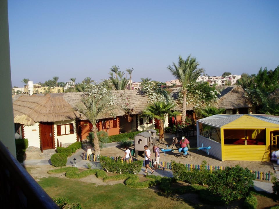 Kinderspielplatz mitten in der Anlage  Panorama Bungalows Resort El Gouna