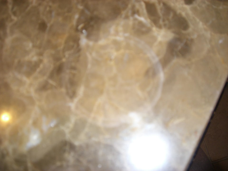 Gläserränder vom Vorgänger / Deluxe Zimmer Le Meridien Ile Maurice