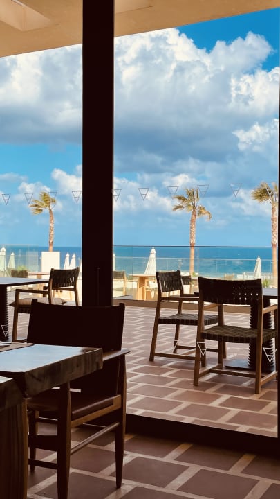 Gastro The Royal Senses Resort, Curio Collection by Hilton