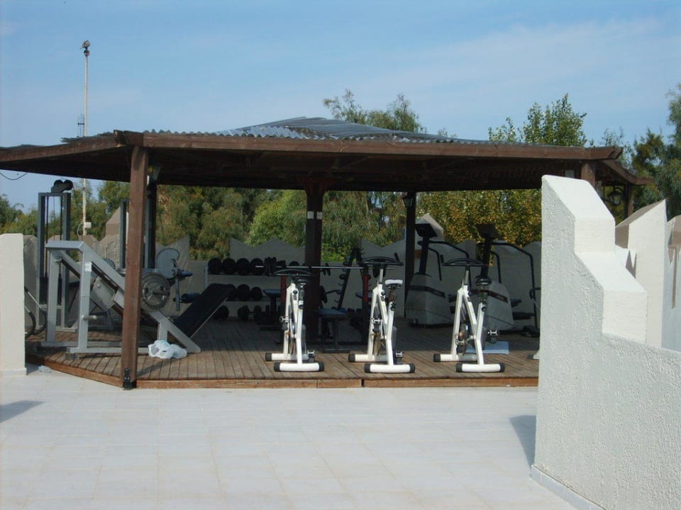 Fitnessbereich auf dem Dach Gaia Garden Hotel