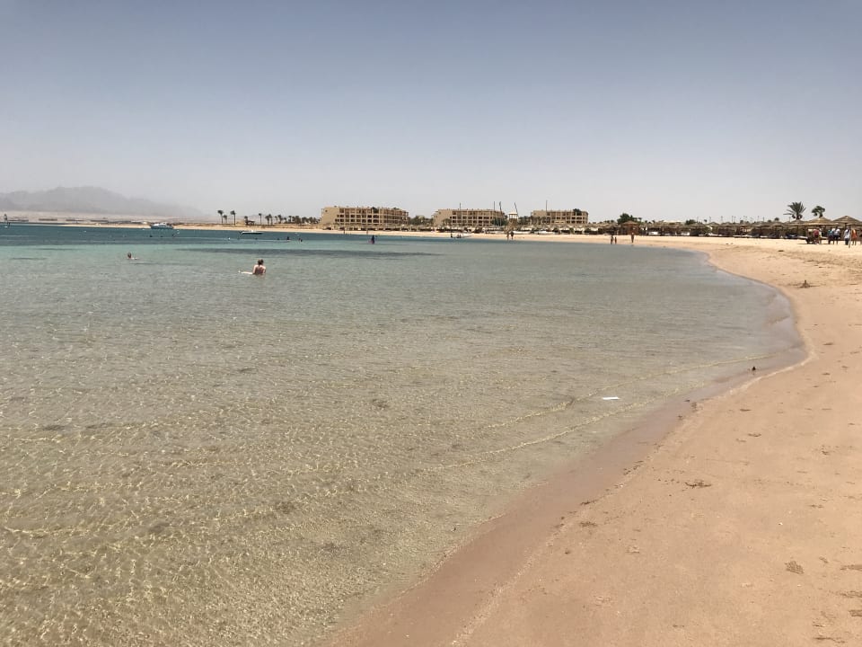 Strand am Sheraton The Breakers Diving & Surfing Lodge