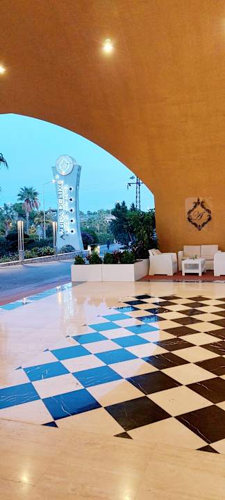 Sonstiges Azura Deluxe Resort & Spa Hotel