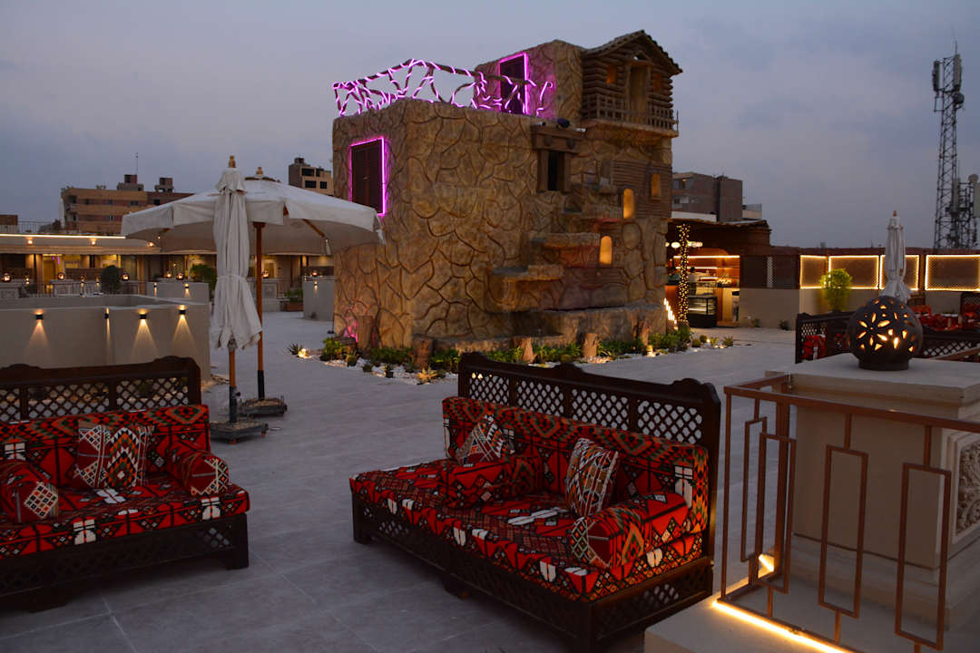 Außenansicht Pyramids Khan Hotel