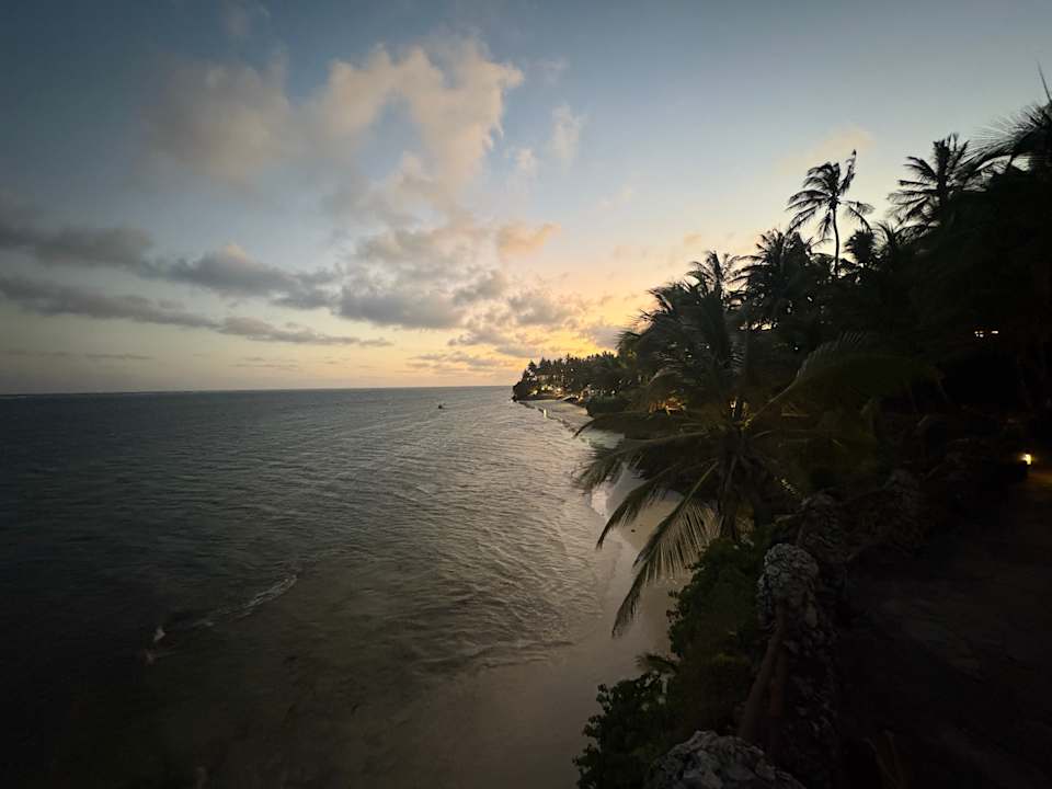 Strand Bahari Beach Hotel
