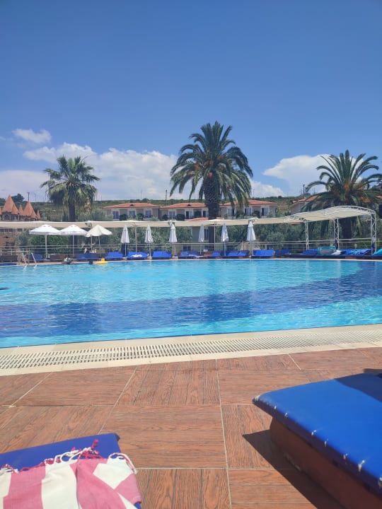 Pool Club Resort Atlantis