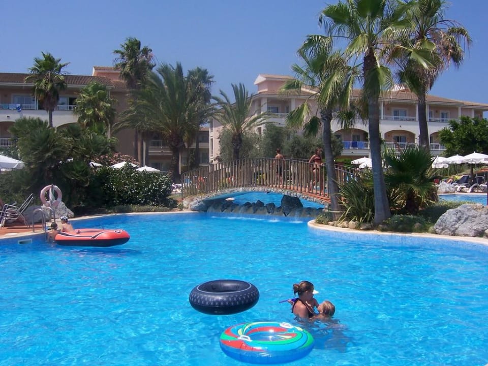 Einer von drei Pool-Bereichen Playa Garden Selection Hotel & Spa