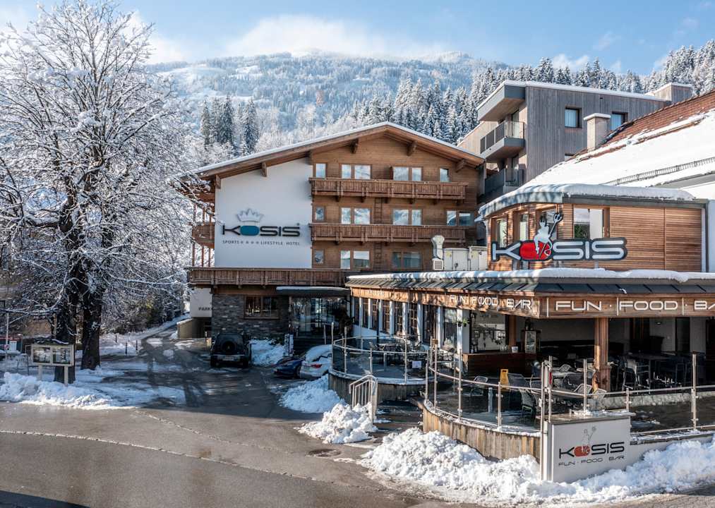 Außenansicht KOSIS Sports Lifestyle Hotel