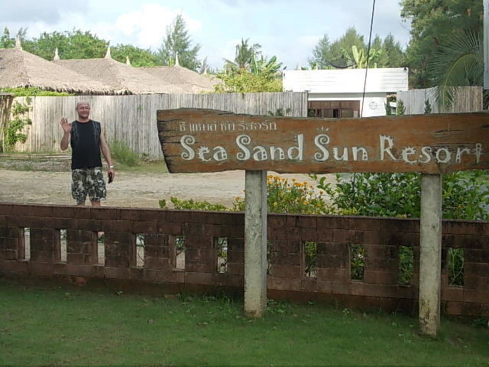 Vor der Anlage  Hotel Sea Sand Sun Resort