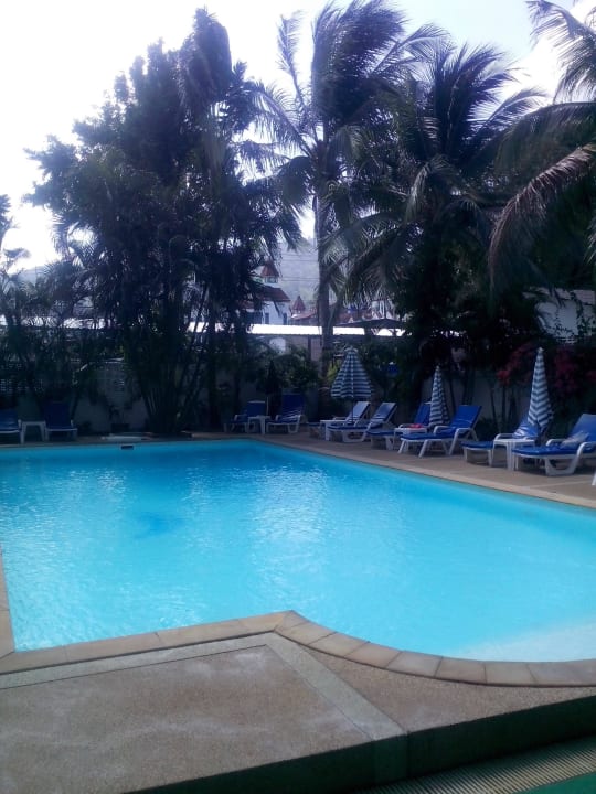 Pool Lokal Phuket